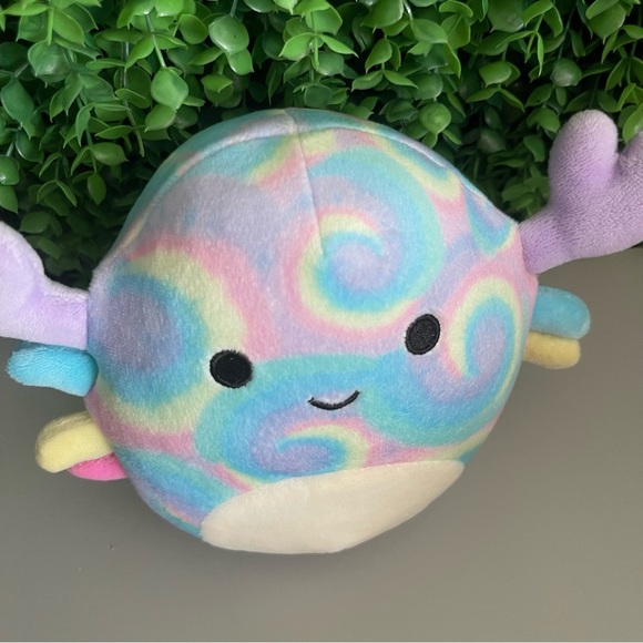 Christabel the Tie Dye Crab Squishmallows 5" - Picture 3 of 6